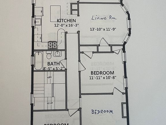 3rd image of 474 Windsor St APT 2