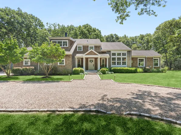22 Spring Ln, Sag Harbor, NY 11963