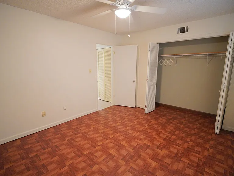 2335 Parrot Ln — Photo 11