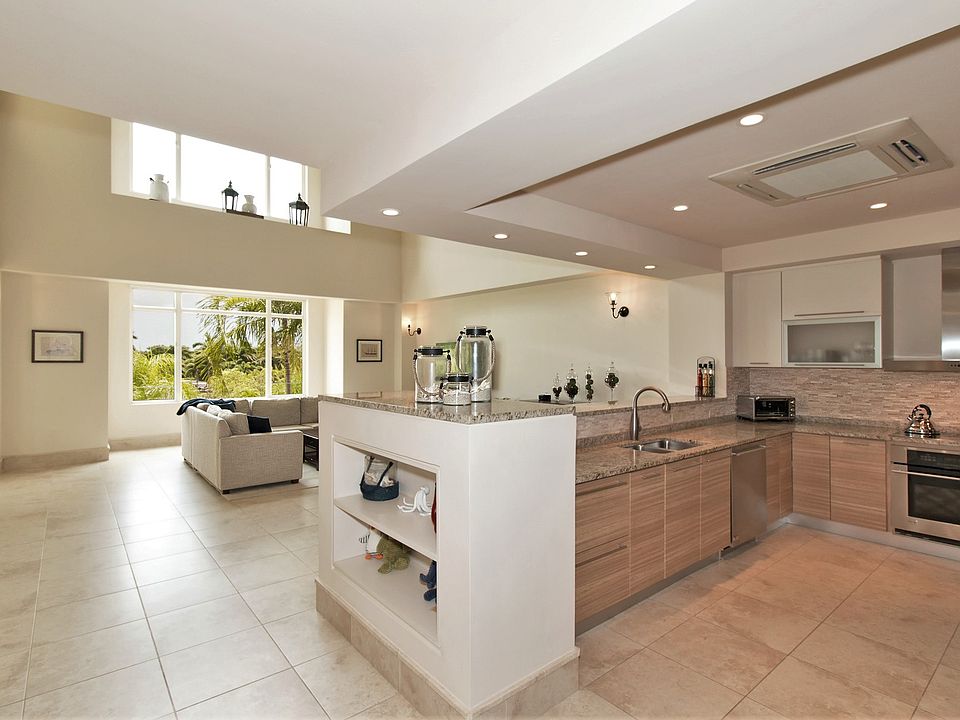 Plantation Village Apt 1-207