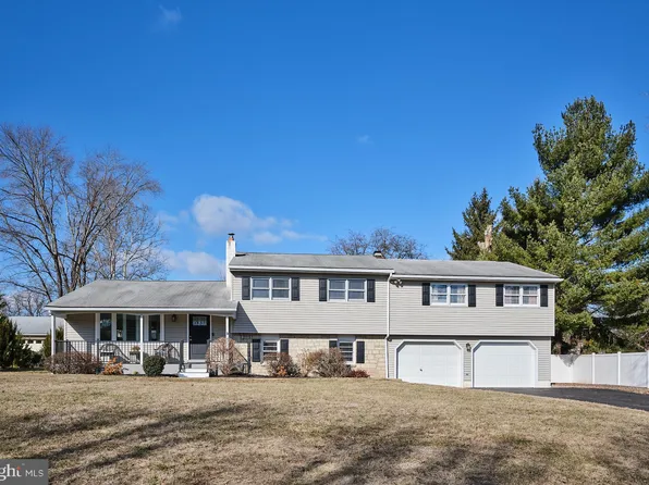 62 Hagan Dr, New Hope, PA 18938