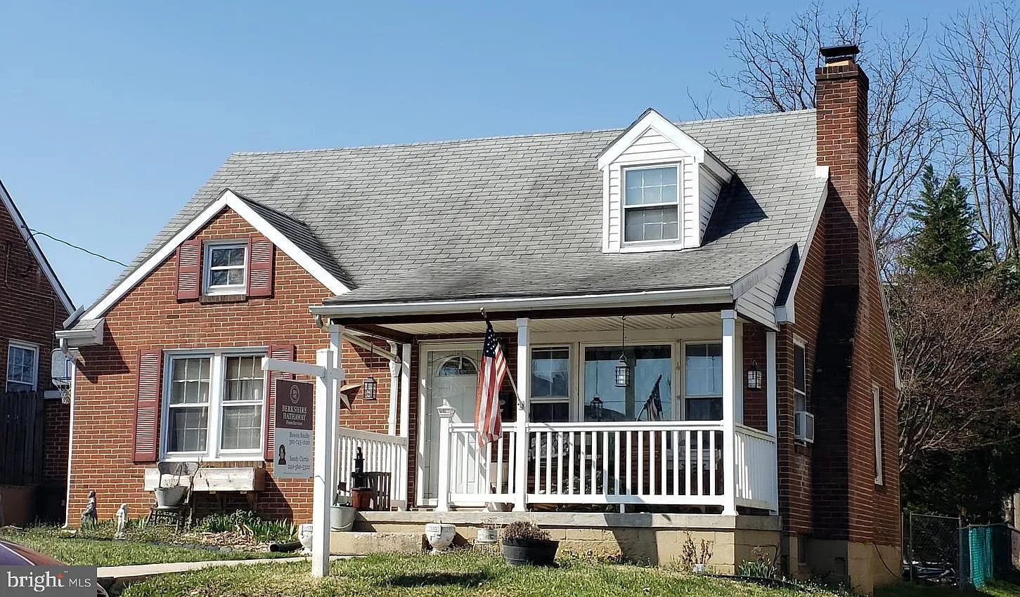 465 Pangborn Blvd photo 1