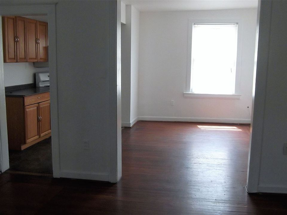 Dining/ Kitchen