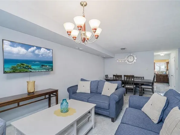 66 Rolling Hl, Staten Island, NY 10312