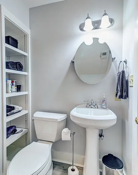 513 E Harris St — Photo 11