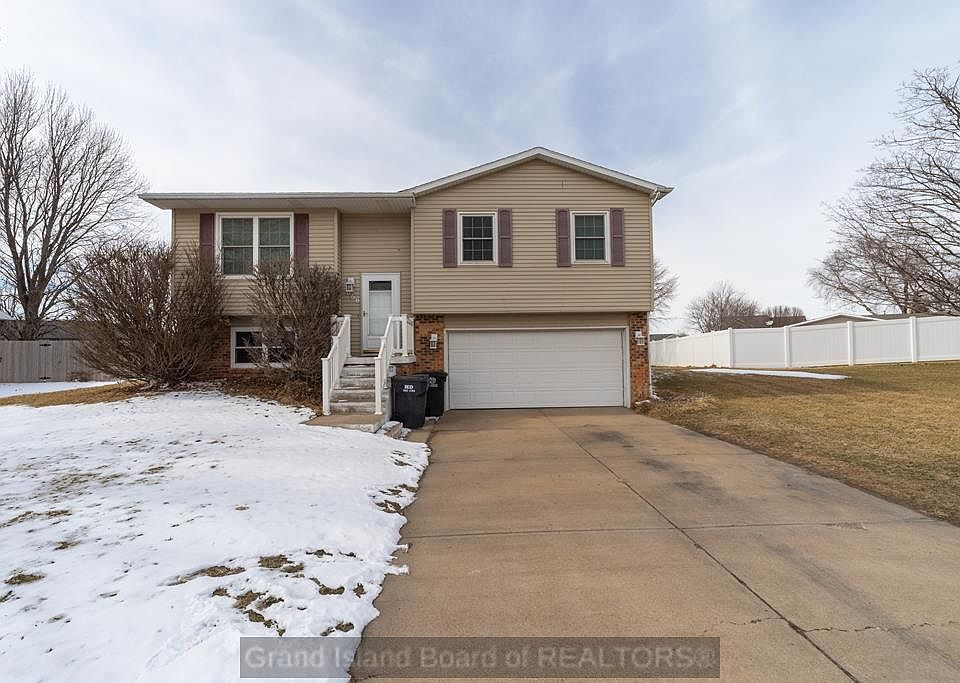 1st image of 4066 Palace Dr