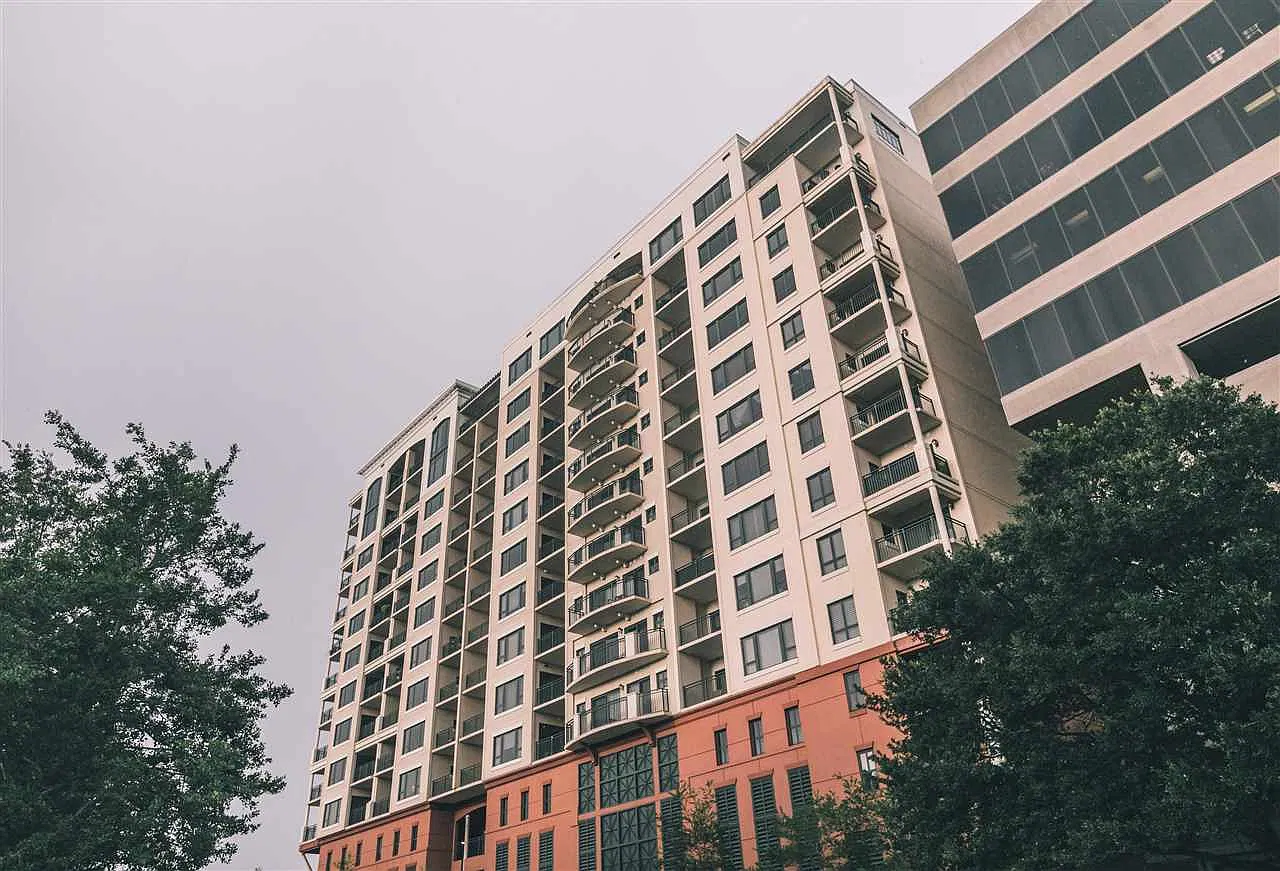 1 bed, 1.5 bath, 1009 sqft, $2,800 — Photo 2