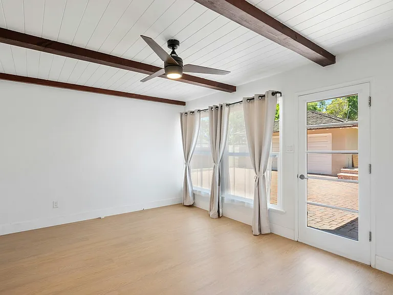 3409 Palos Verdes Dr N — Photo 40