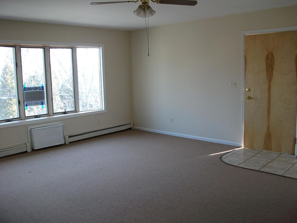 1st image of 23 Holmes St Floor 1