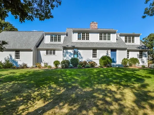 5 Carleton Dr, East Sandwich, MA 02537