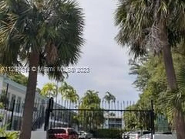 645 NE 77th St APT 8, Miami, FL 33138