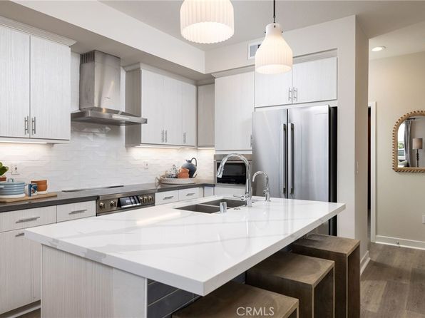 125 Towns Ave, Upland, CA 91786