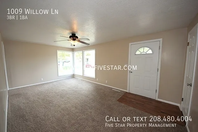Charming 3 Bedroom Home with Spacious Yard in North Pocatello! — Photo 2