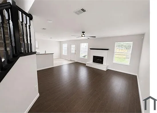 3604 Clearbrook Dr — Photo 3