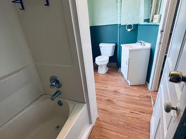 148 W Pike St #3 — Photo 6