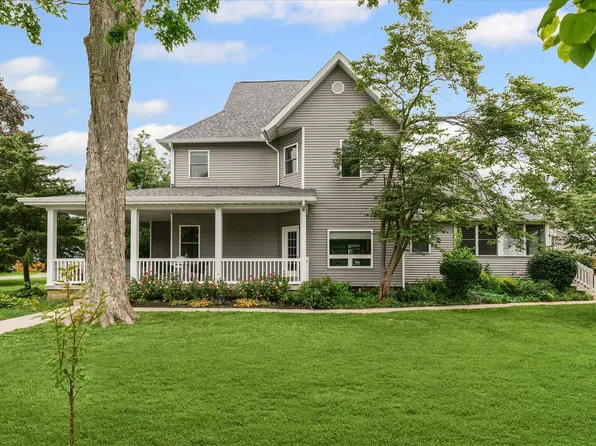 800 E Houghton St, Tuscola, IL 61953