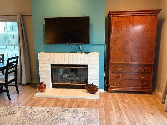 5th image of 726 Vista Lago Dr N
