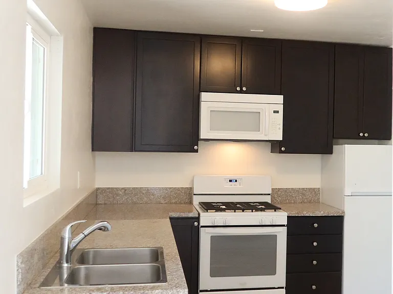 7041 E River Rd #2 — Photo 10