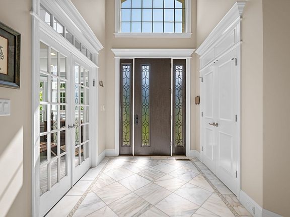 5th image of 9 Trevino Cir