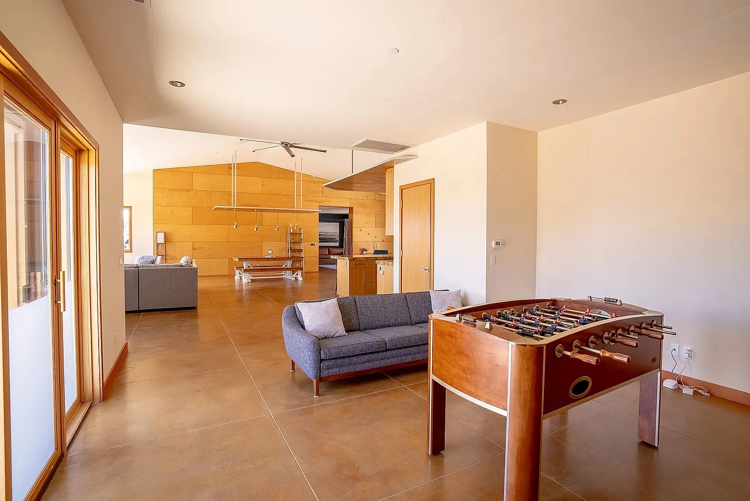 5 bed, 4.5 bath, 3500 sqft, $6,000 — Photo 3
