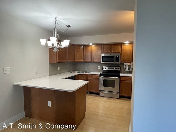 4th image of 601 W 11th Ave APT 212