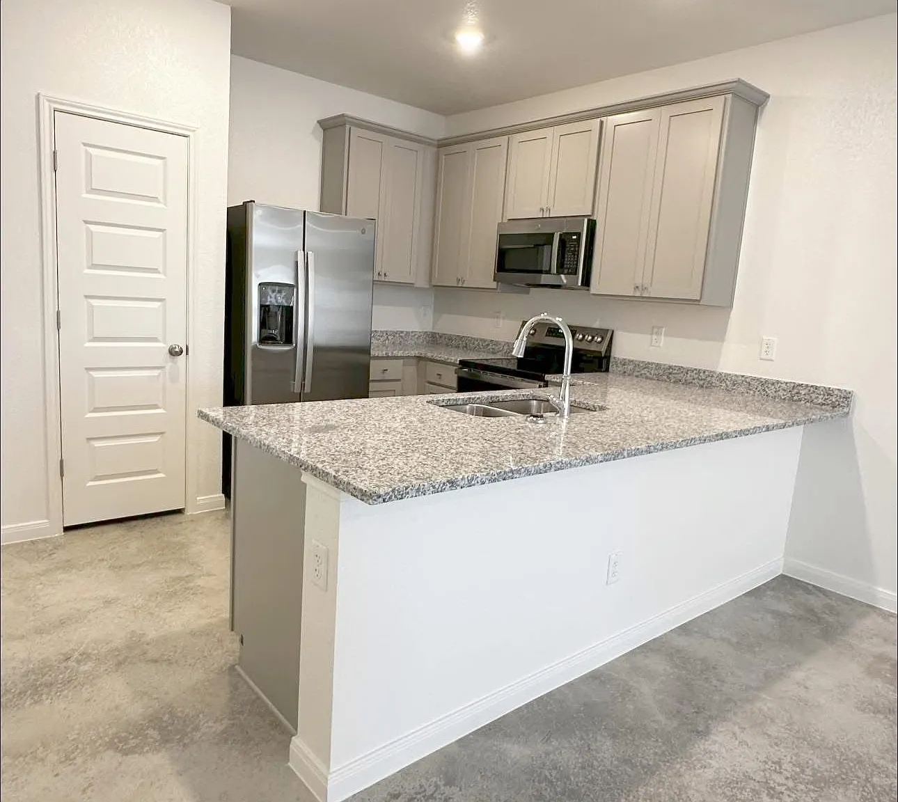 3 bed, 2.0 bath, 1158 sqft, $1,425 — Photo 4