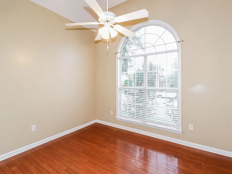 8691 Overcup Oaks Dr — Photo 20