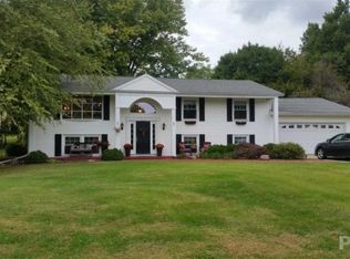 325 Northern Oaks Dr, Groveland, IL 61535