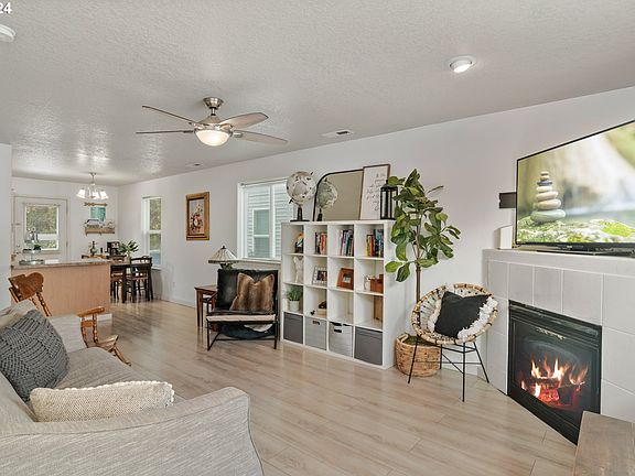 5th image of 4000 NE 109th Ave Unit 133