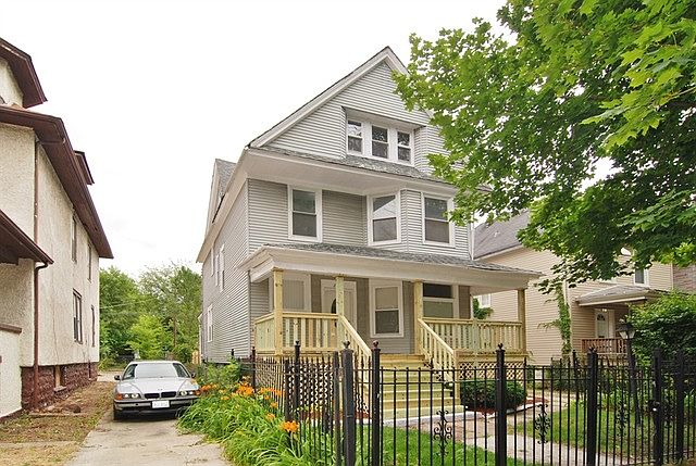 1st image of 205 N Lorel Ave