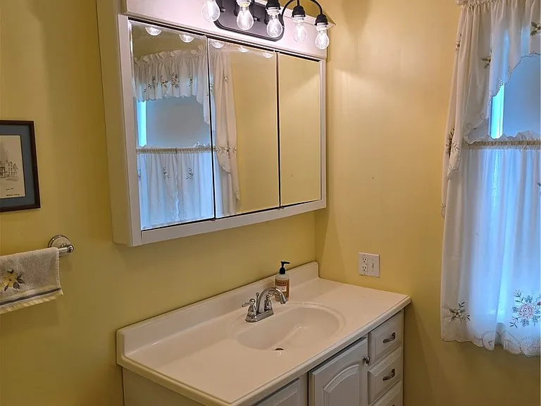 1421 King Hill Rd — Photo 9