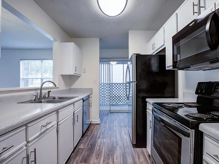 Ashmore Bridge Estates Apartment Homes — Photo 13