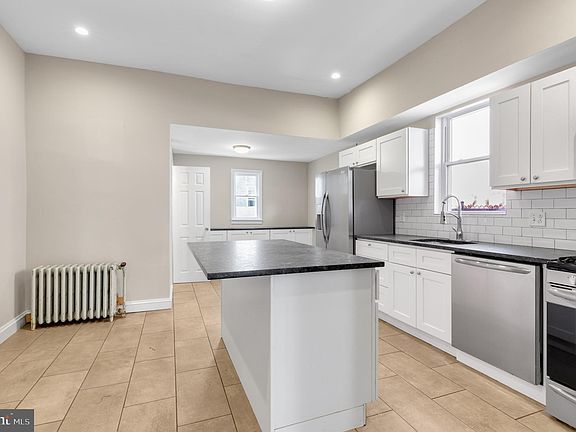 3rd image of 2634 E Ann St