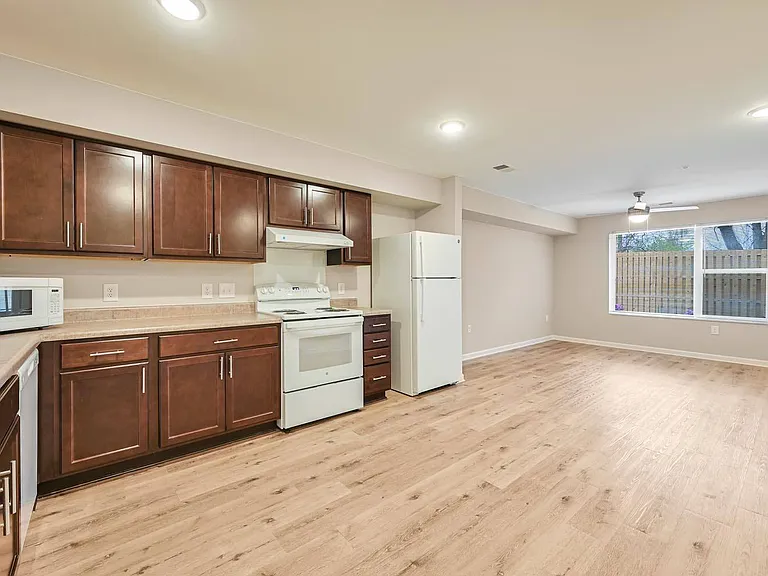 Hawkins Pointe — Photo 16