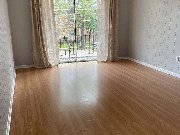 4th image of 812 Martin Behrman Ave APT J