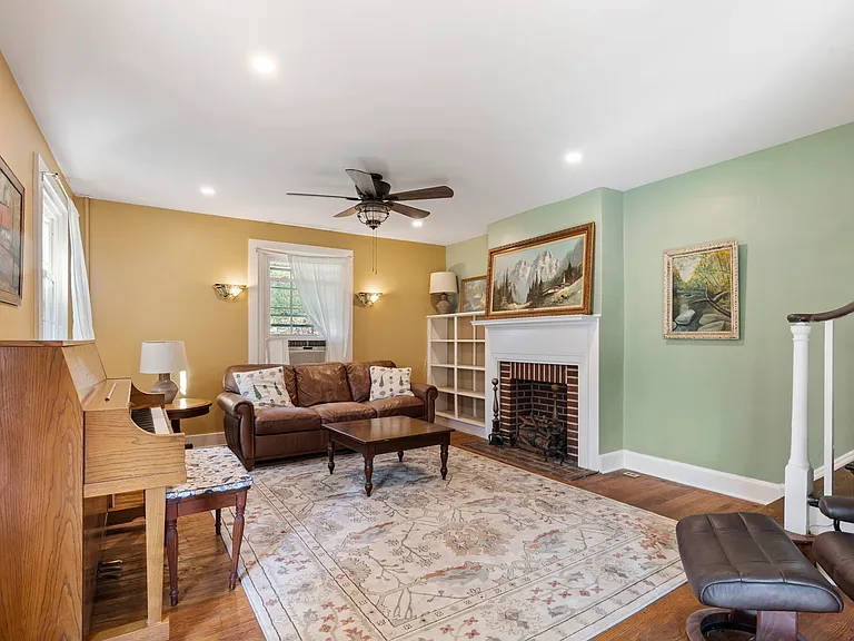 225 Trent Rd — Photo 1