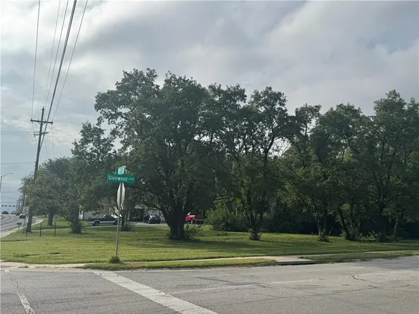 6702 W 151st St, Overland Park, KS 66223