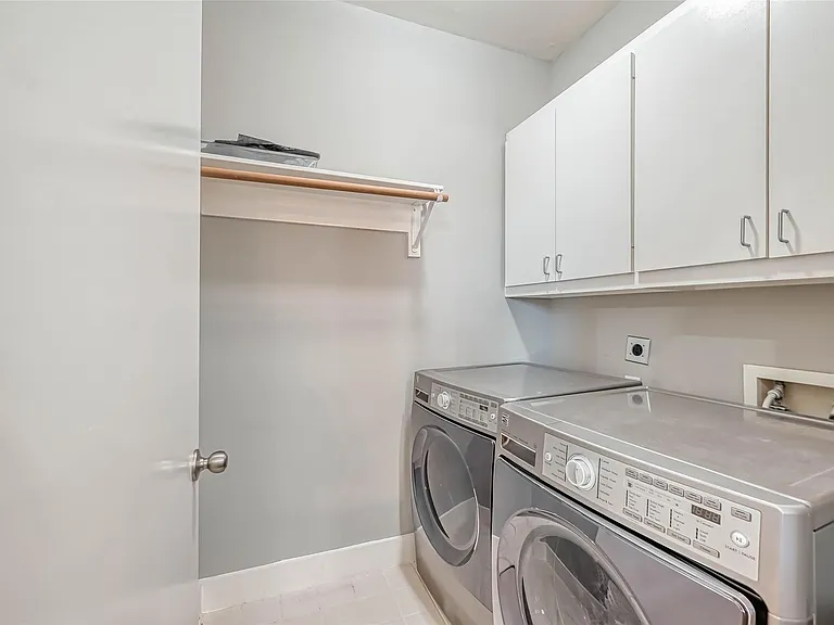 9701 Marlive Ln — Photo 11