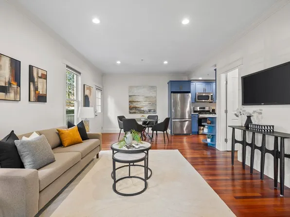 41 Oak St #A, Somerville, MA 02143
