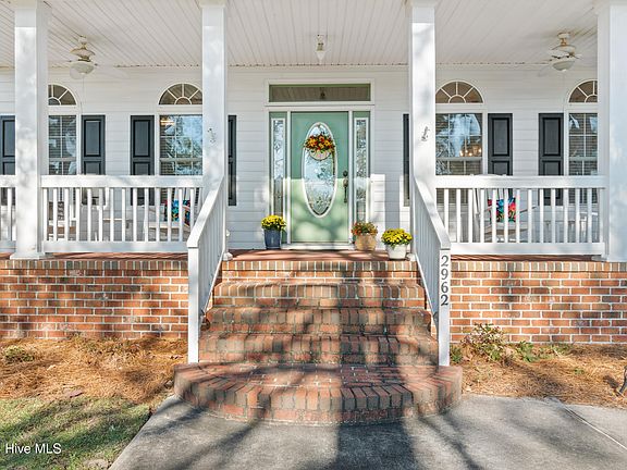 2nd image of 2962 Trailwood Drive SE