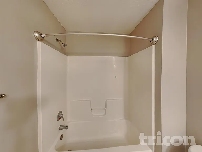 7010 S Park Dr — Photo 15