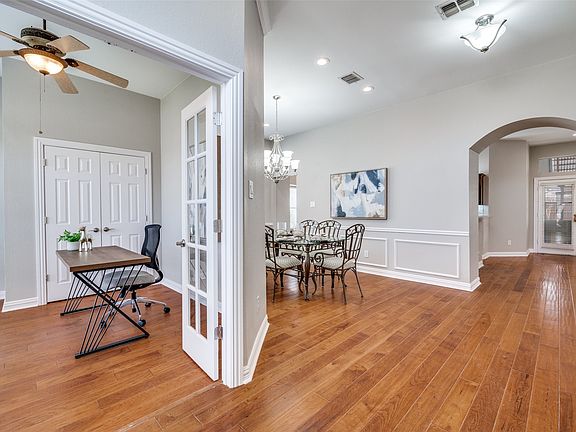 2nd image of 10813 Canoe Rd