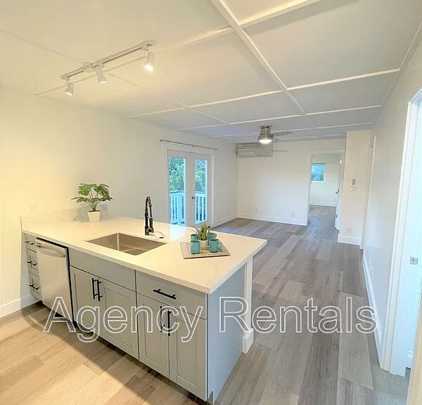 3036 Monsarrat Ave #C — Photo 6