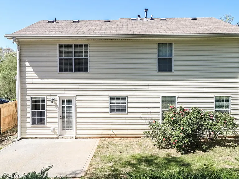 525 Hillcrest Cross Rd — Photo 16
