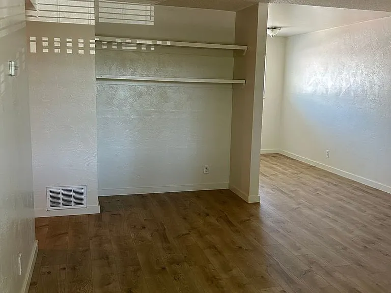 6508-2g - 725 Bennett Ave #1-12 — Photo 3