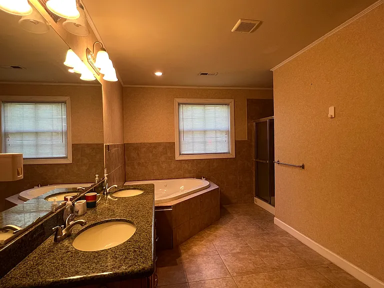5002 Wickham Rd — Photo 25
