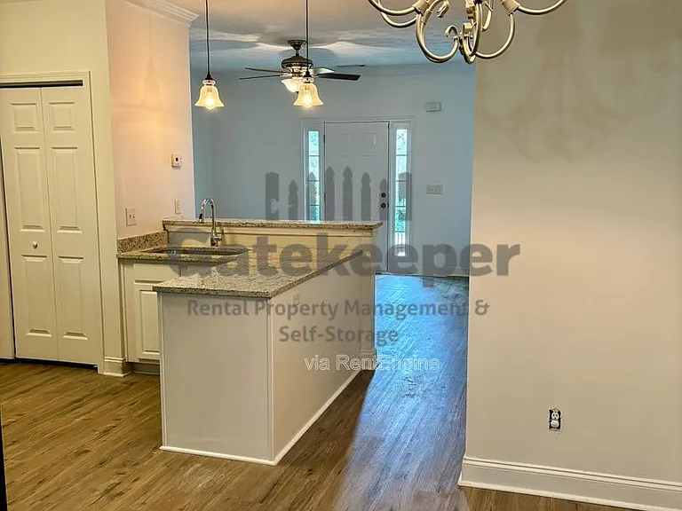 76 Intown Pl — Photo 5