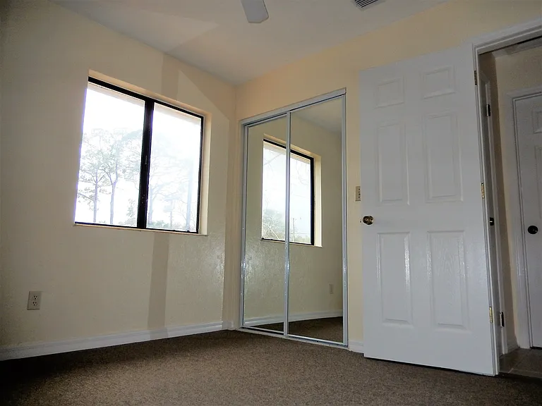1304 Bender Ave — Photo 29