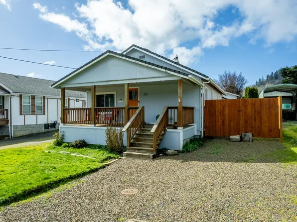 301 1st St, Garibaldi, OR 97118