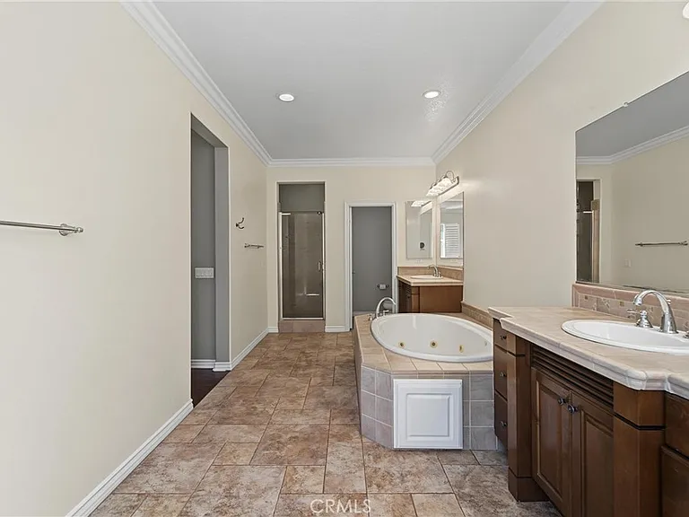1254 Duxbury Cir — Photo 40